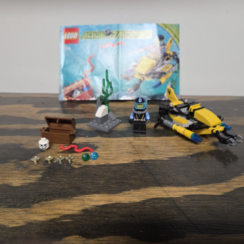 LEGO Aquazone Explorer Set - Yellow and Black - Picture 8 of 8